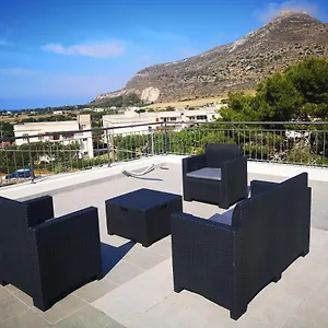 https://casa-mare-con-terrazza.sicilyhotelsitaly.net